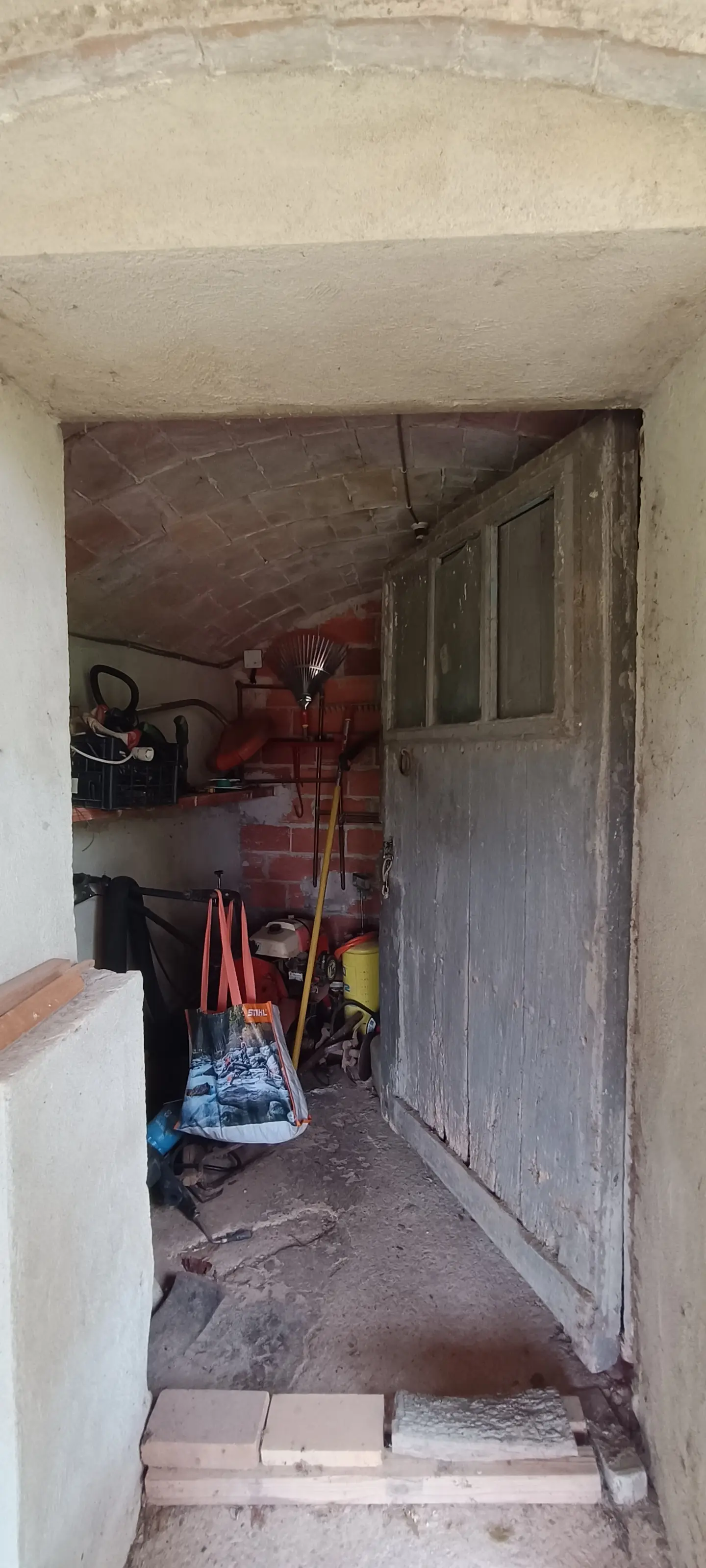 Can Cayó, abans de la reforma: reforma interior d’una masia a Montfullà — fotografia 2
